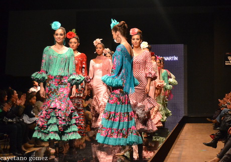 Desfile de trajes de flamenca