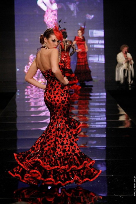 Desfile de trajes de flamenca