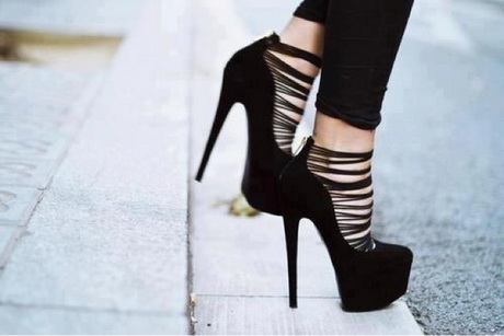 Tacones negros