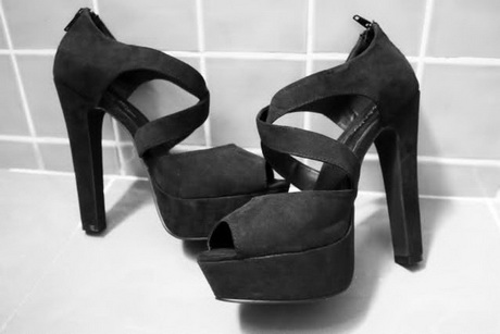 Tacones negros