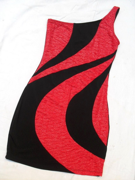 Vestido rojo con negro