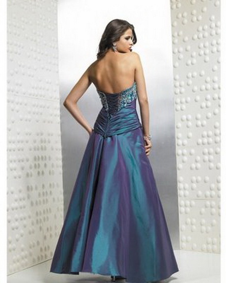 mi tia serena habian diseñado mi vestido. era de un color azul ... mi tia serena habian diseñado mi vestido. era de un color azul ...