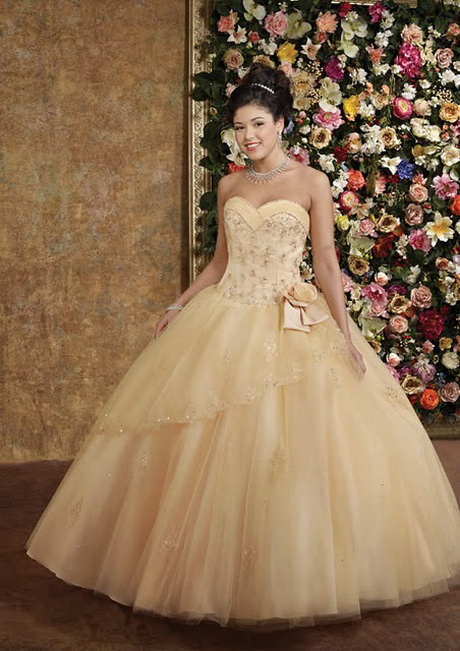 Vestidos de quince años dorados