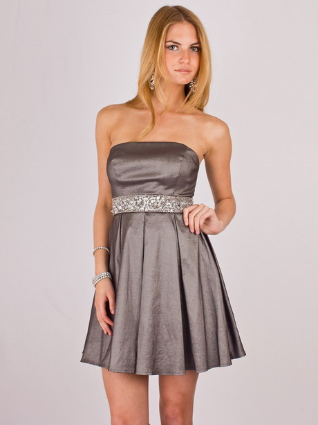 Vestidos strapless corto