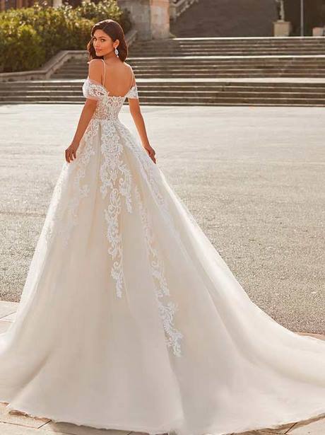 Vestidos de novia corte princesa 2022