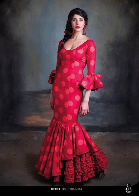 Trajes de flamenca cortos 2023