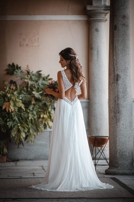 Vestidos de novia sencillos 2023