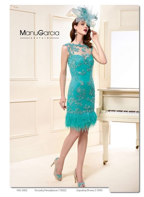 Vestido corto plumas