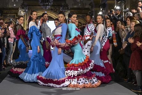 Desfile de trajes de flamenca 2019