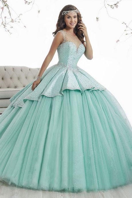 Diseños de vestidos de quince años 2019