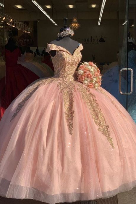 Colores para vestidos de 15 años 2021