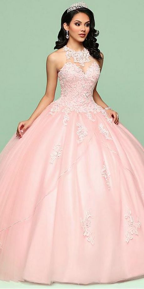 Trajes de quinceañeras 2021