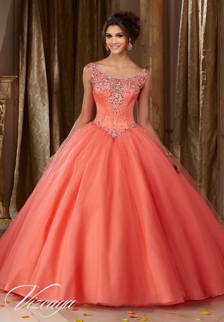 Trajes de quinceañeras 2021