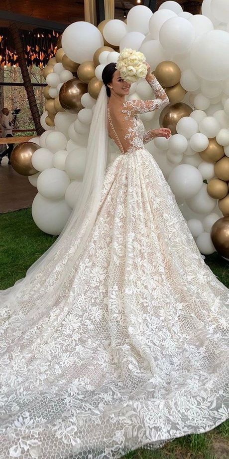Vestido de novia corte princesa 2021