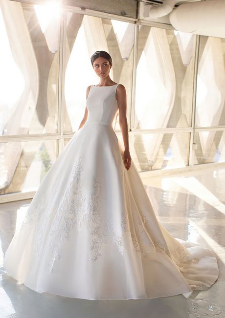 Vestido de novia corte princesa 2021