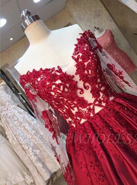 Vestidos de encaje rojo 2021