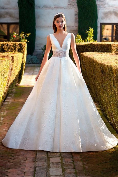 Vestidos de novia 2021 corte princesa