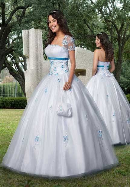 Vestidos de quince años 2021 fotos