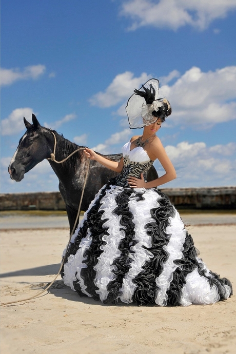 Vestidos de quince años 2021 fotos