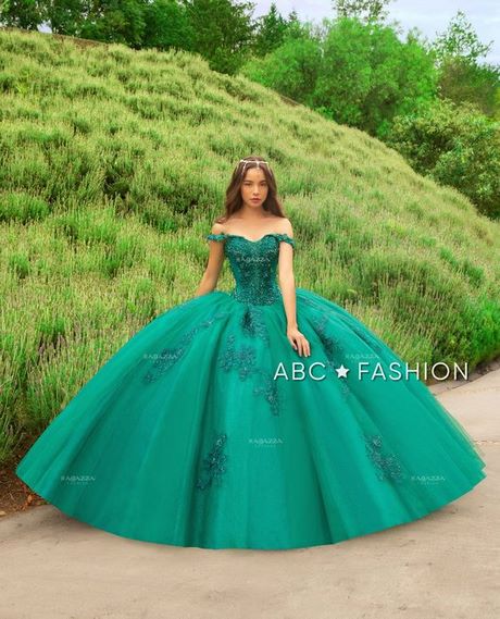 Moda de vestidos de 15 años 2022