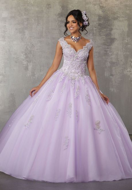 Moda de vestidos de 15 años 2022