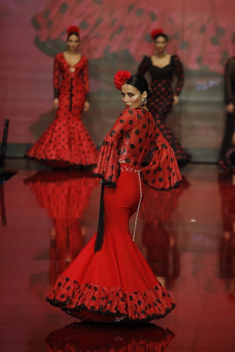 Trajes de flamenca rojos 2022