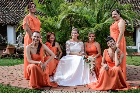 Vestidos de novia con damas de honor