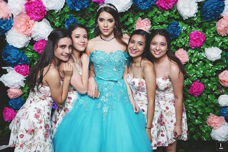 Vestidos para damas de compañia 15 años