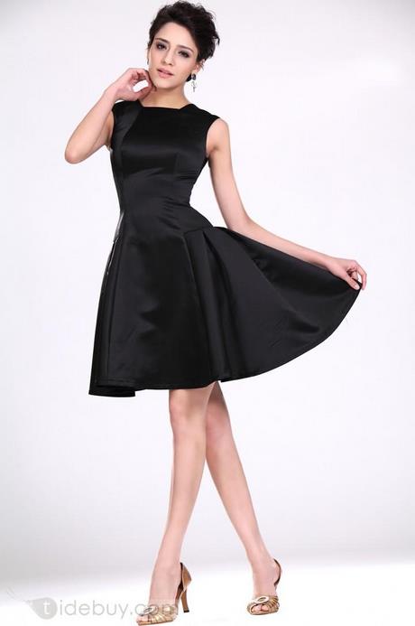 Vestido negro corto elegante