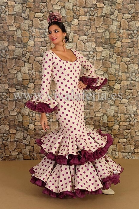 Traje flamenca beige