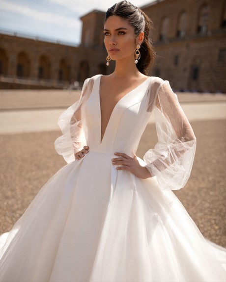 Vestido de novia con corte imperio escote v