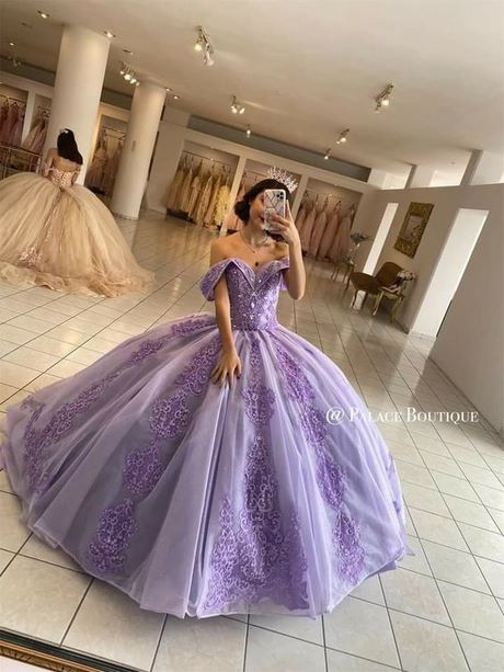 Trajes de quinceañeras 2022