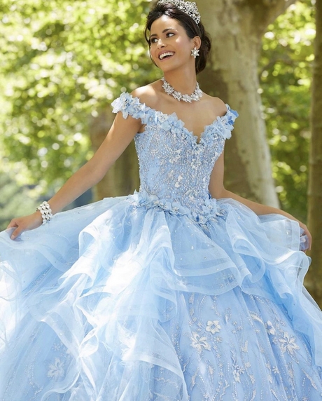 Trajes de quinceañeras 2022