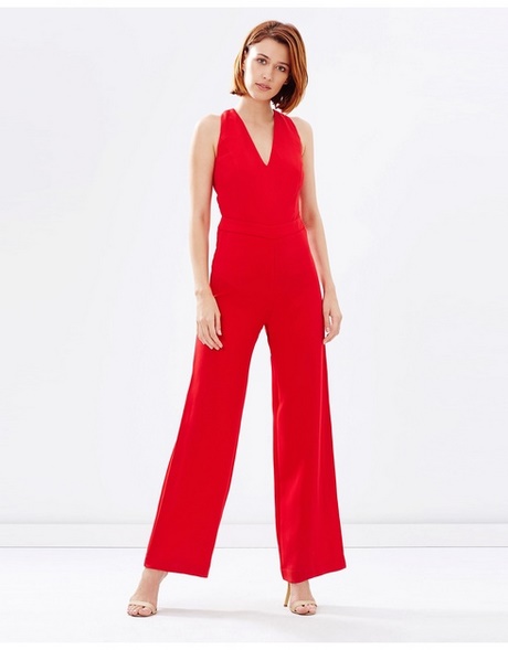 Traje rojo mujer