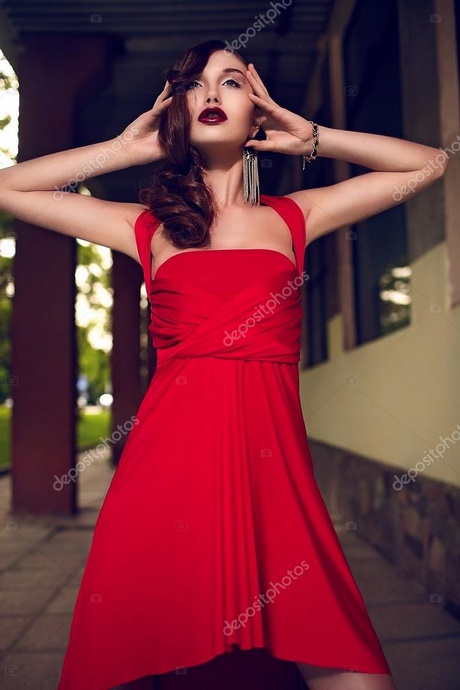 Vestido rojo brillante