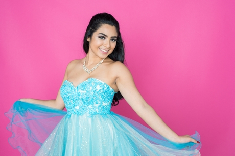 Vestidos de quinceañera cortos y modernos